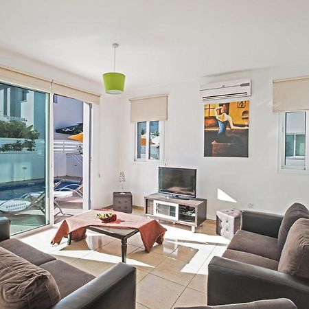 Avra Villas Paralimni Exterior photo