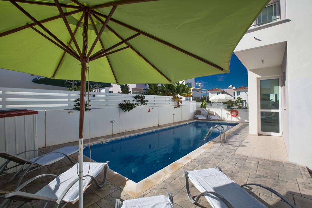Avra Villas Paralimni Room photo