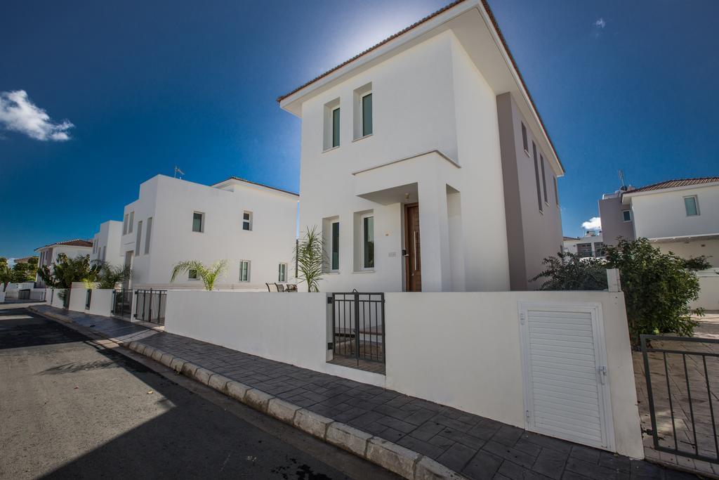 Avra Villas Paralimni Room photo