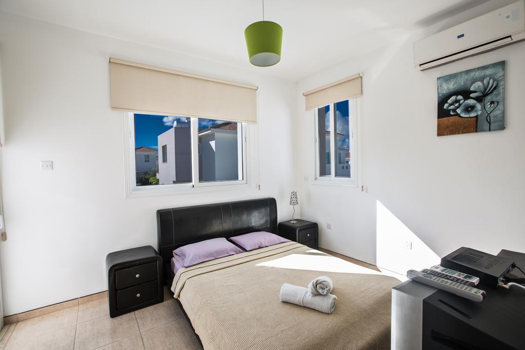 Avra Villas Paralimni Room photo