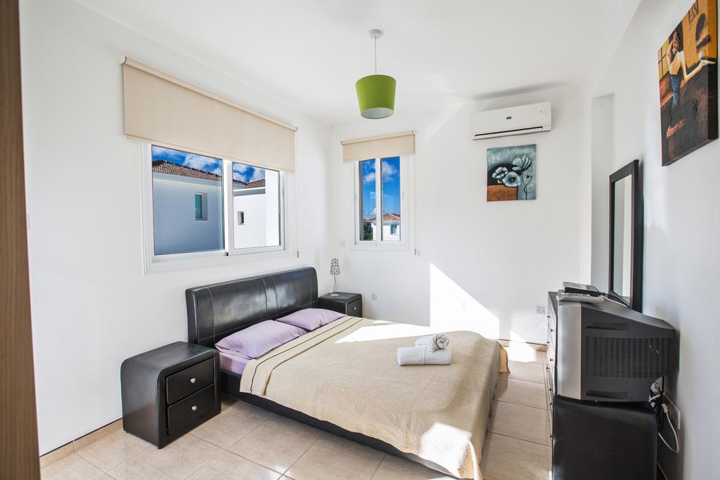 Avra Villas Paralimni Room photo